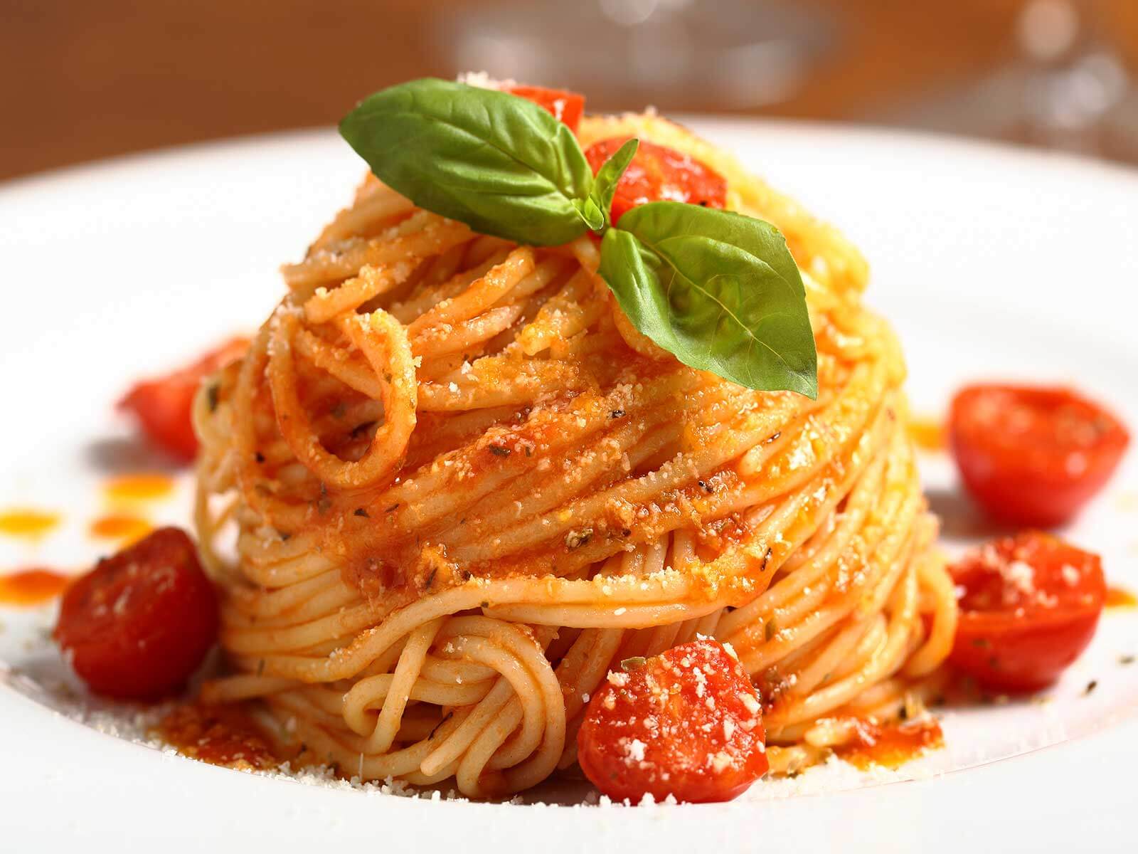 Nudelrezept von Tress mit Spaghetti, Knoblauch und Tomatensoße