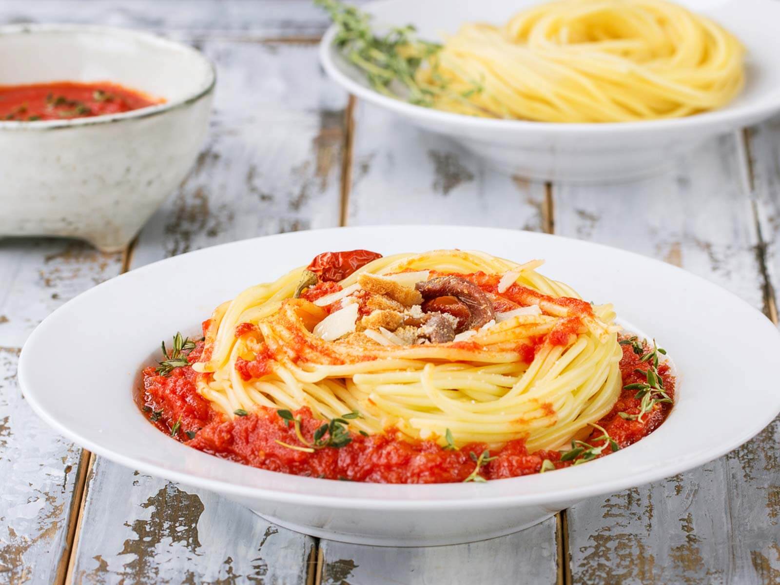 Vegetarisches Spaghetti-Rezept mit fruchtiger Tomatensoße und frischem Ingwer
